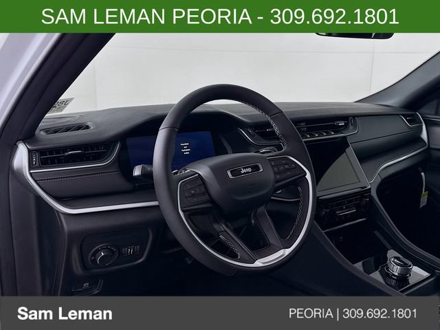 New 2025 Jeep Grand Cherokee Laredo w/ Luxury Tech Group I AWD/4WD image 9