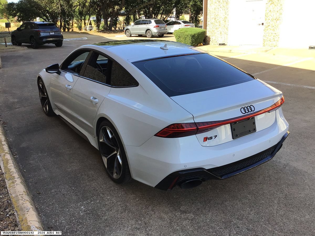 Used 2024 Audi RS 7 Performance AWD/4WD image 4