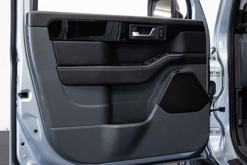 Used 2024 INEOS Grenadier Fieldmaster Edition image 21