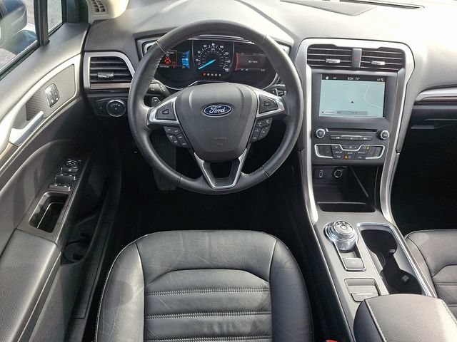 Used 2018 Ford Fusion SE w/ Fusion SE Technology Package FWD image 11
