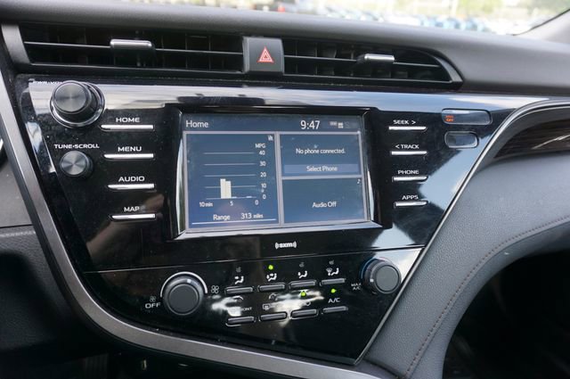 Used 2020 Toyota Camry LE FWD image 4