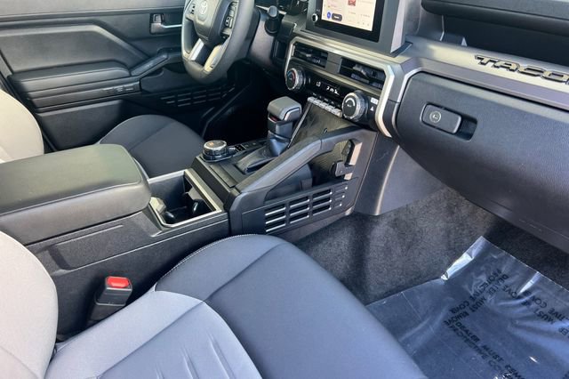 Used 2025 Toyota Tacoma TRD Sport AWD/4WD image 18