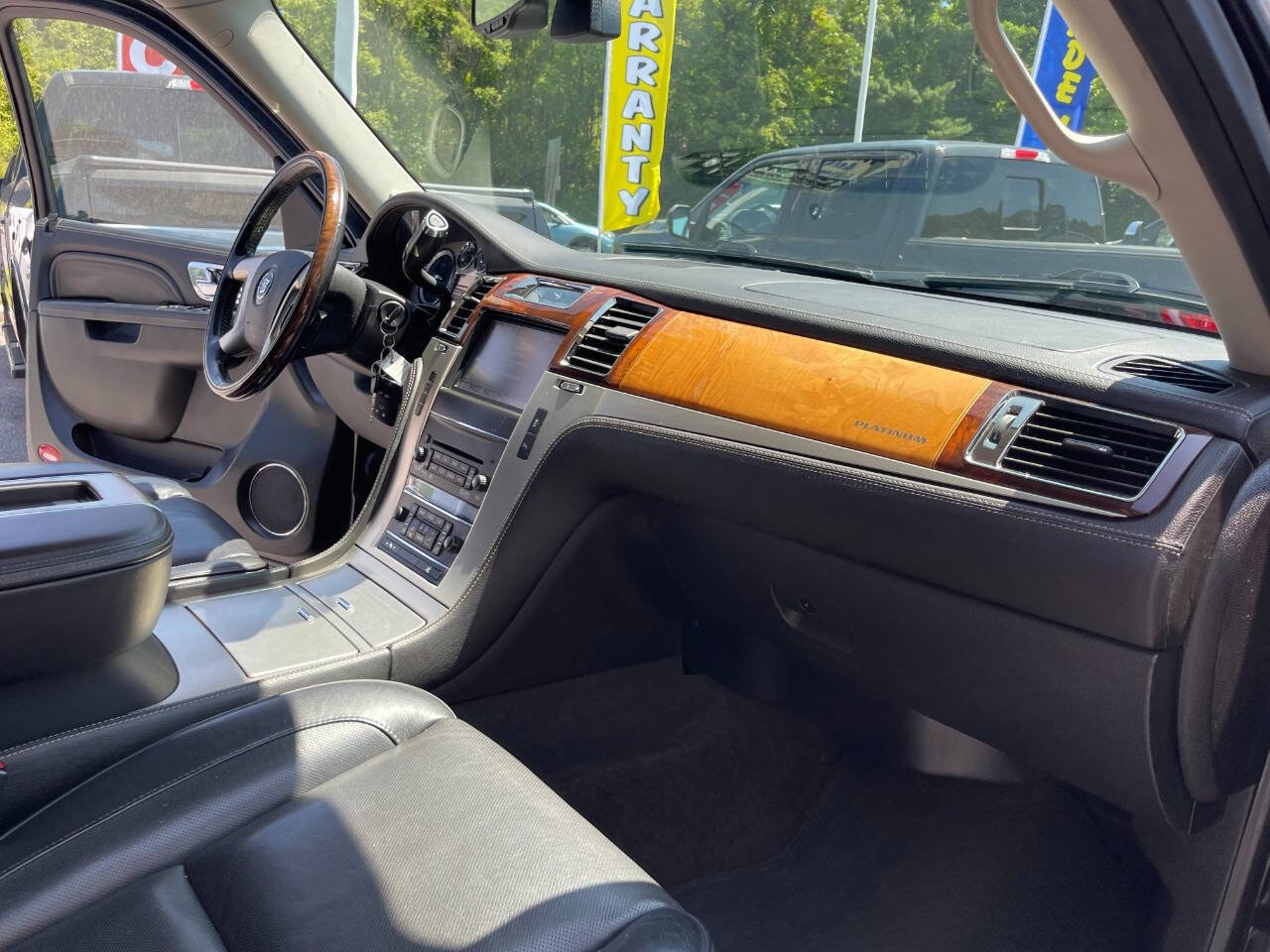 Used 2014 Cadillac Escalade Platinum image 36