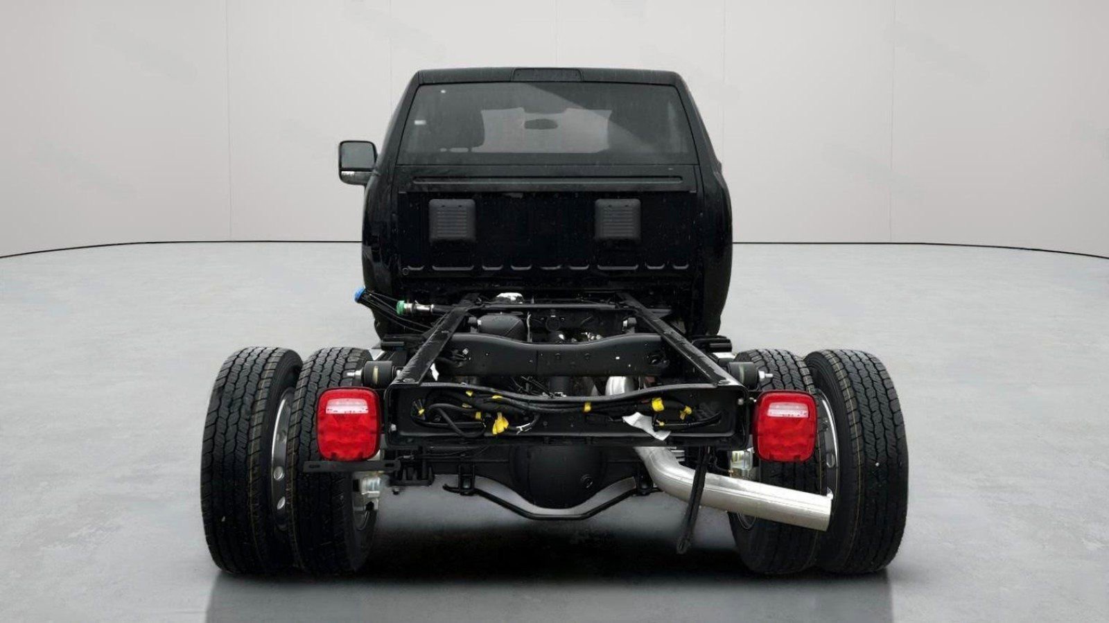 New 2024 RAM 4500 Tradesman AWD/4WD image 4