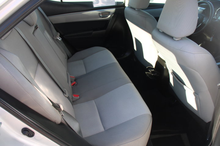 Used 2015 Toyota Corolla LE FWD image 13