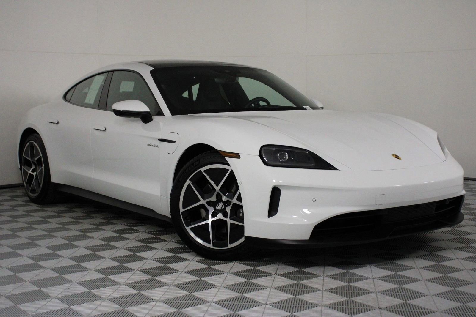 Certified 2025 Porsche Taycan image 9