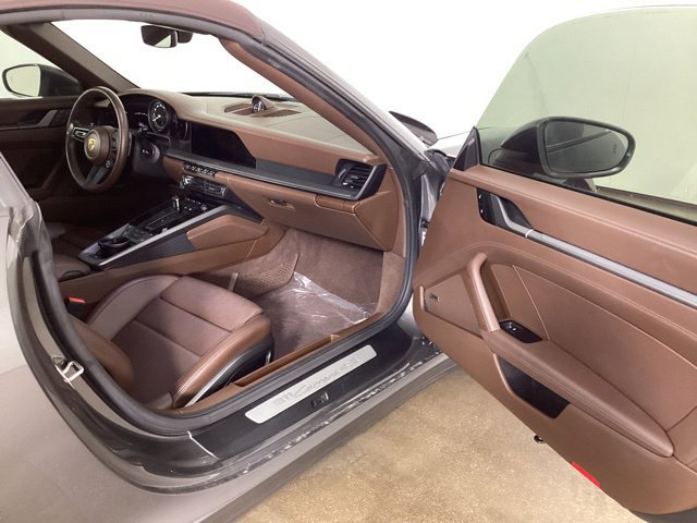 Used 2024 Porsche 911 Carrera 4S AWD/4WD image 25