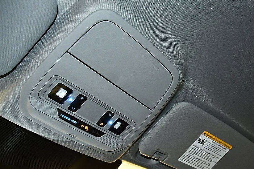 Used 2023 Ford Explorer XLT image 28