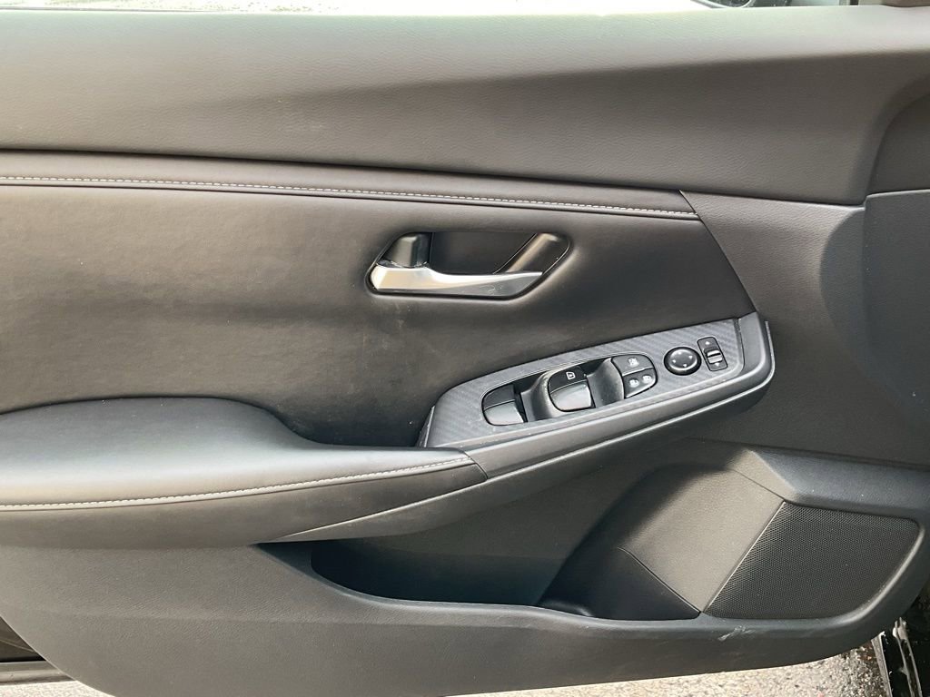 Used 2022 Nissan Sentra SV image 11