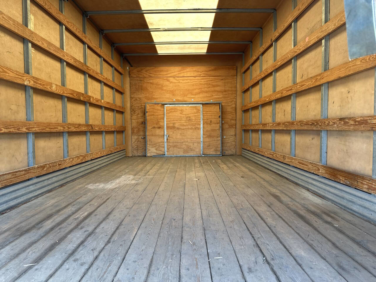 Used 2017 Ford E-350 and Econoline 350 Super Duty w/ Exterior Upgrade Package image 38