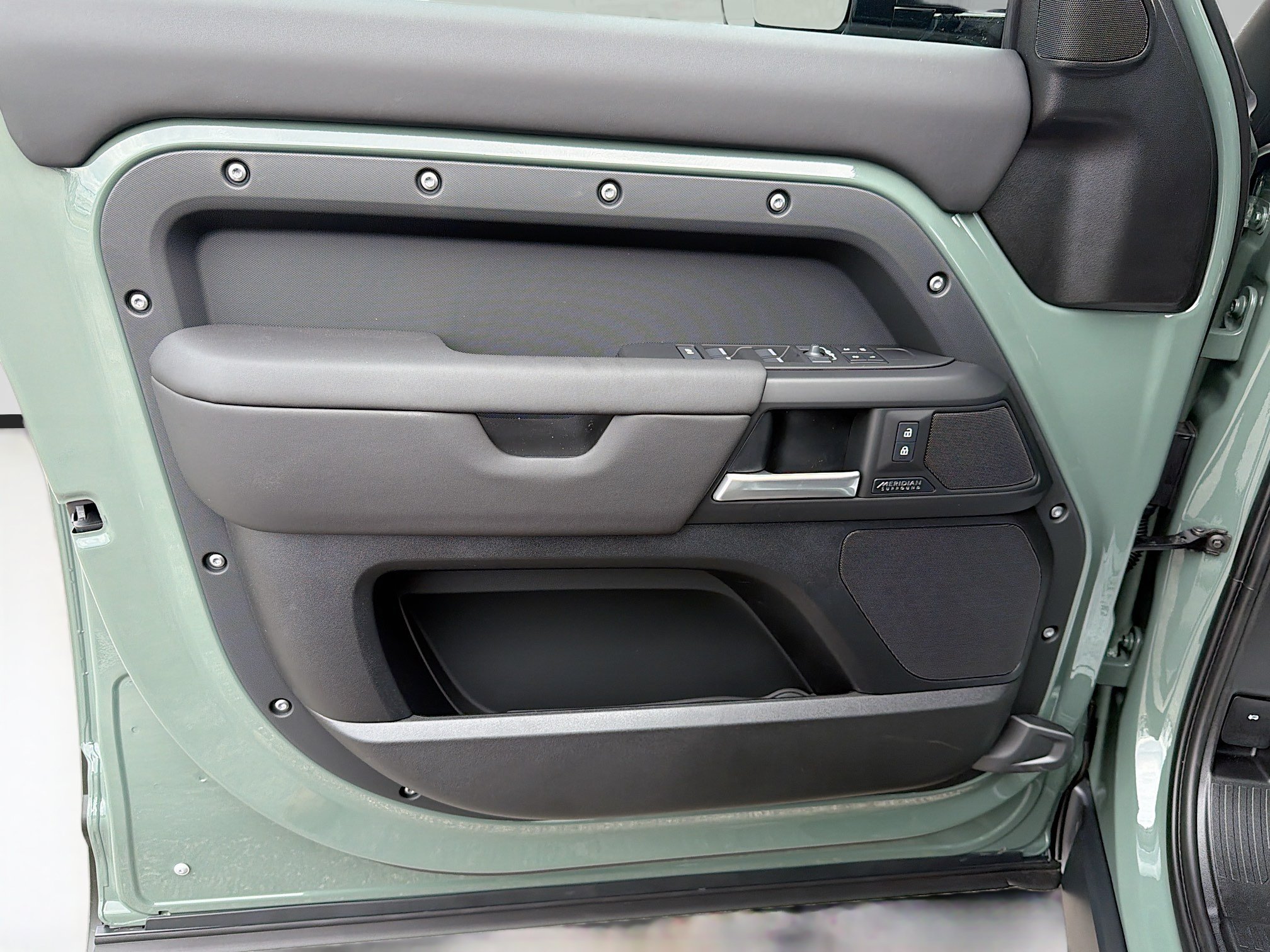 New 2026 Land Rover Defender 110 Trophy Edition AWD/4WD image 20