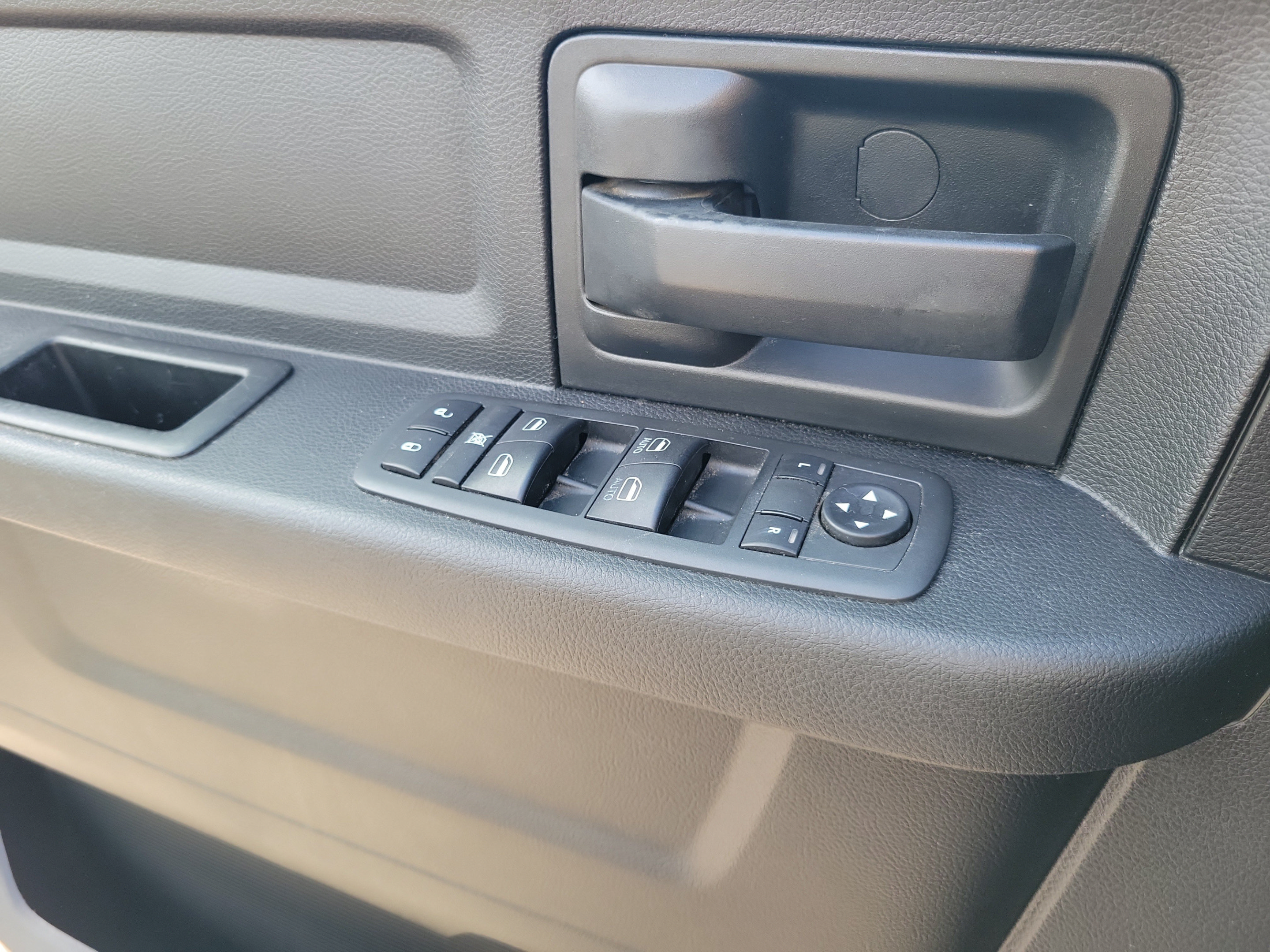 Used 2020 RAM 1500 Tradesman w/ Tradesman SXT Package RWD image 25