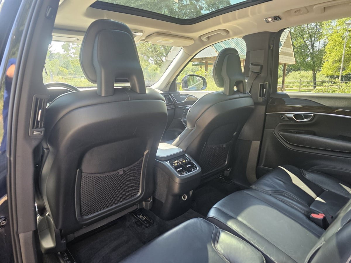 Used 2017 Volvo XC90 T6 Momentum w/ Vision Package AWD/4WD image 28