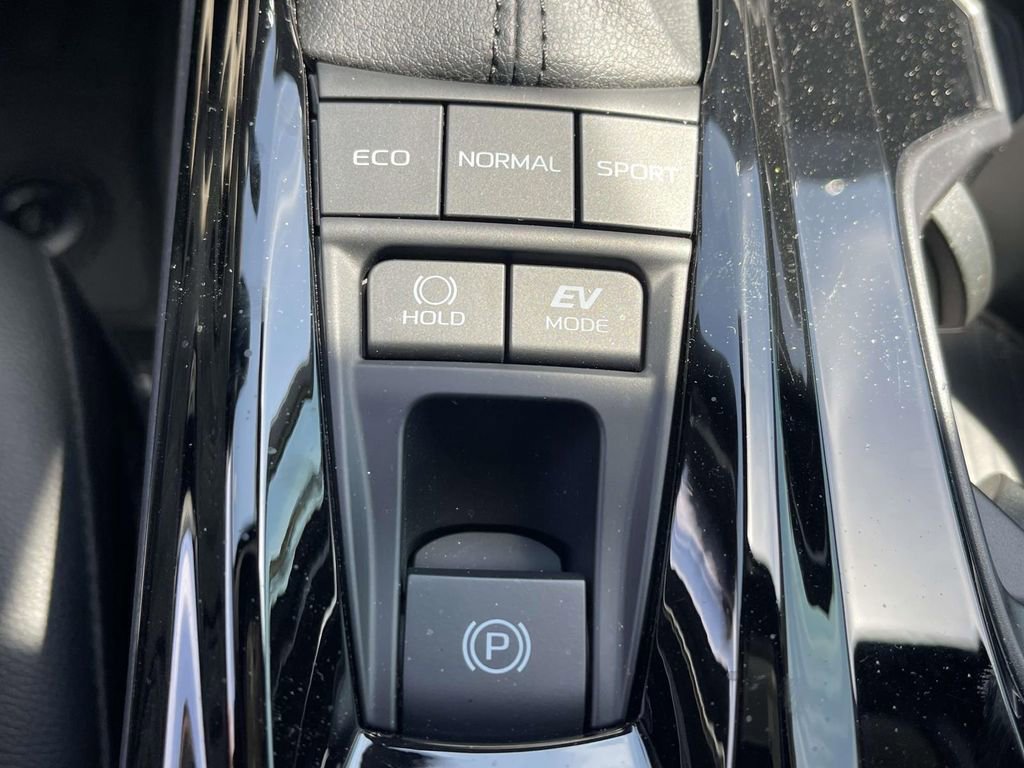 Used 2025 Toyota Camry XLE w/ Premium Plus Package image 29