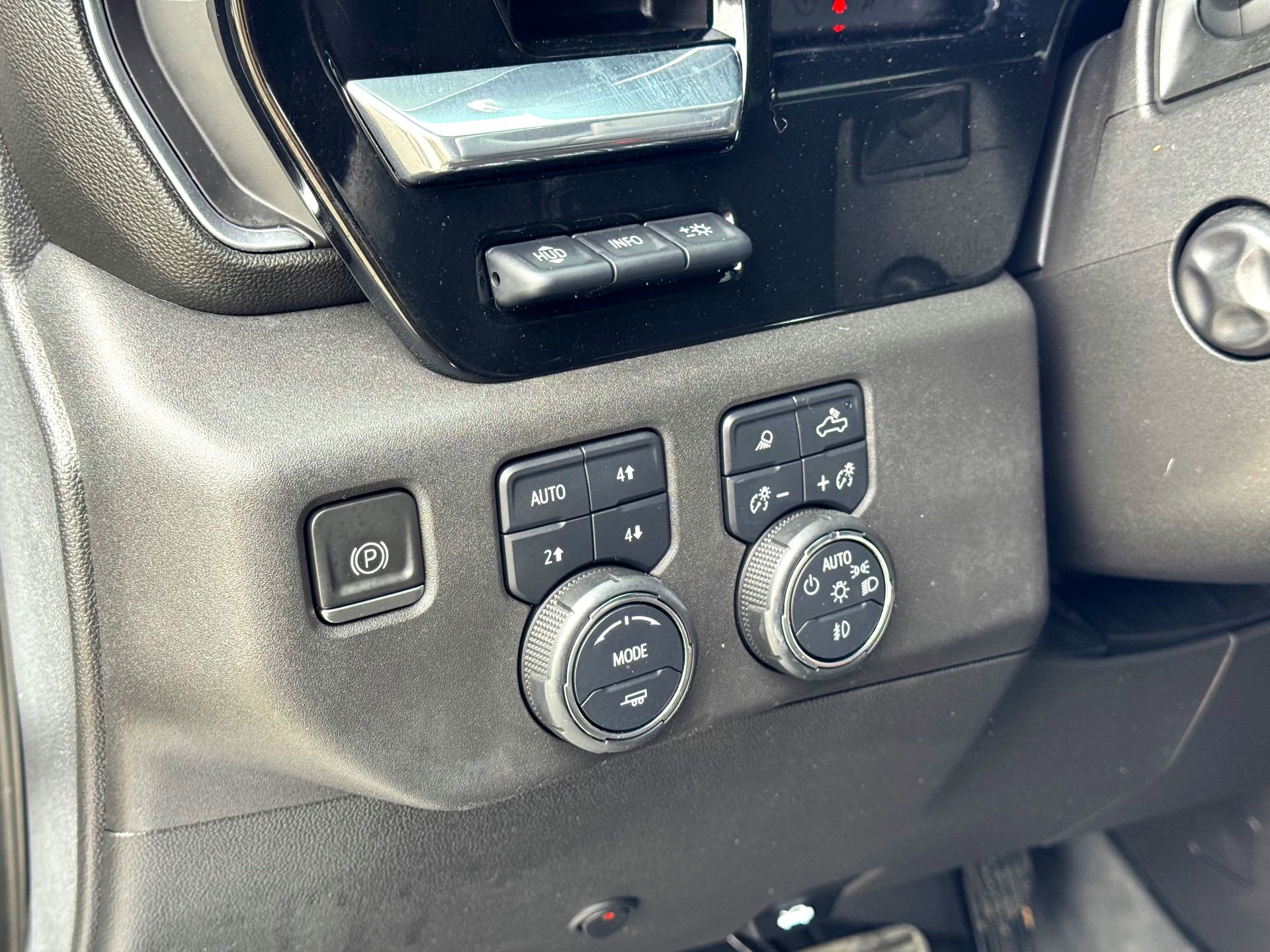 Used 2023 Chevrolet Silverado 1500 High Country w/ High Country Premium Package image 14