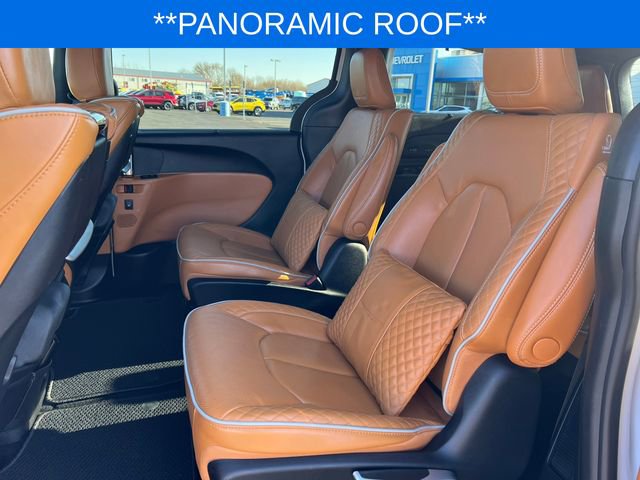 Used 2023 Chrysler Pacifica Pinnacle image 4
