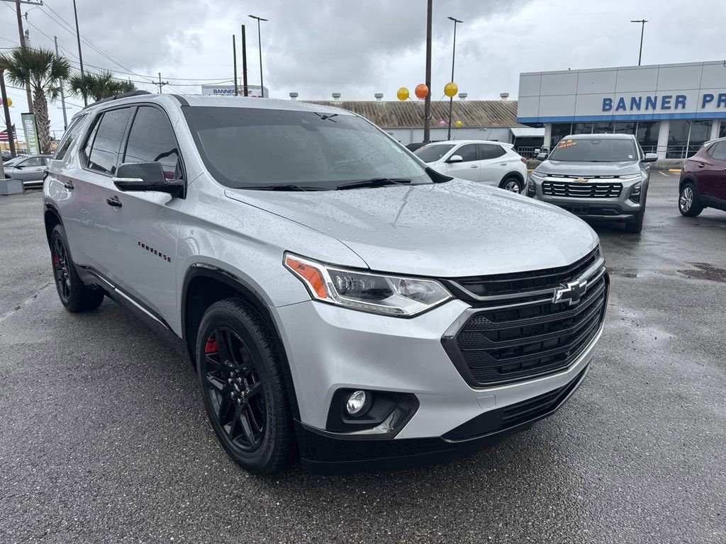 Used 2021 Chevrolet Traverse Premier w/ Redline Edition FWD image 1