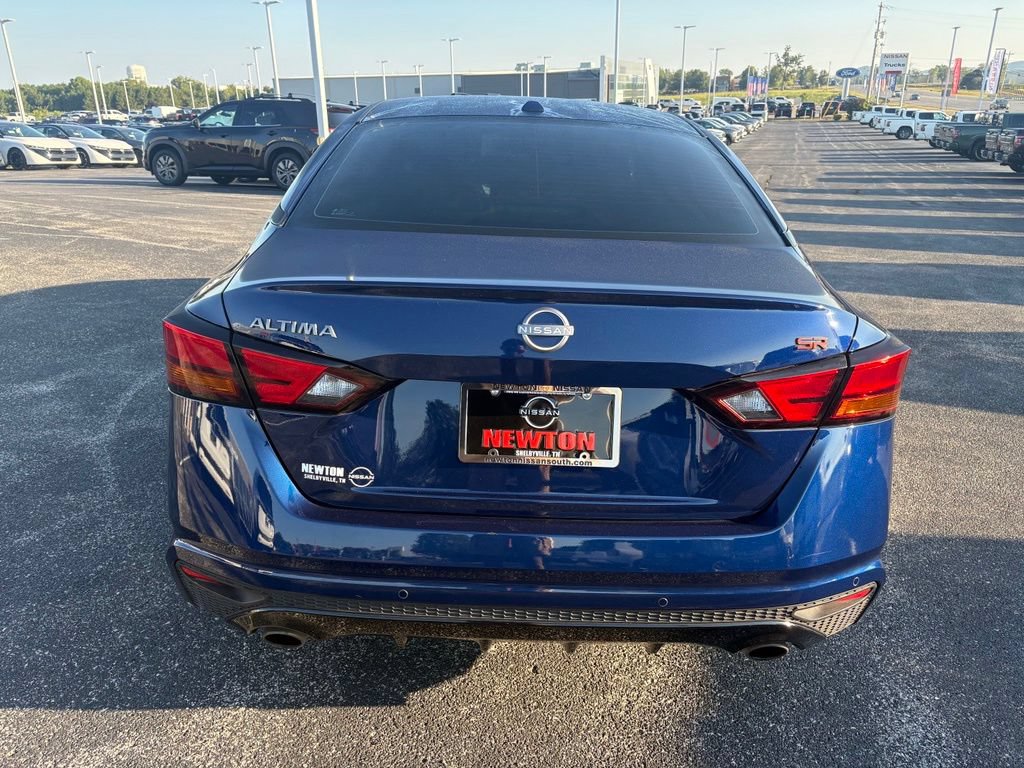Used 2024 Nissan Altima 2.5 SR w/ SR Premium Package FWD image 8