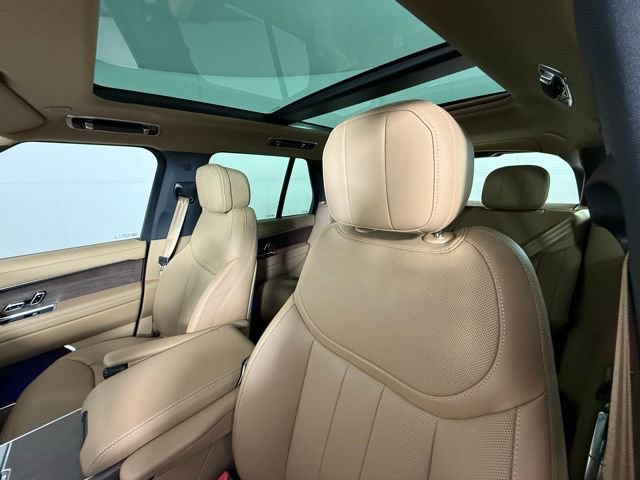 New 2025 Land Rover Range Rover SE image 12