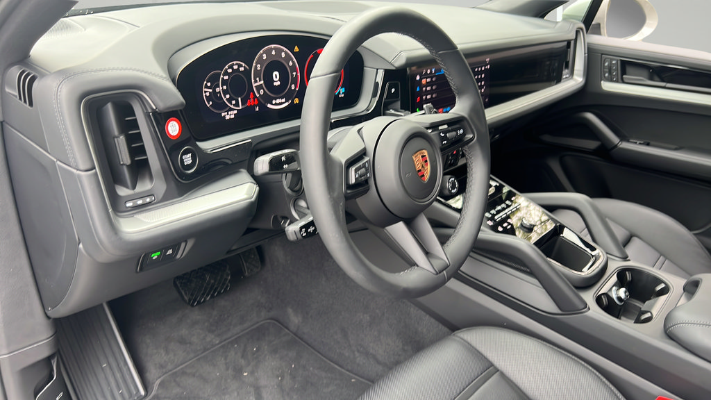 New 2026 Porsche Cayenne Coupe AWD/4WD image 4