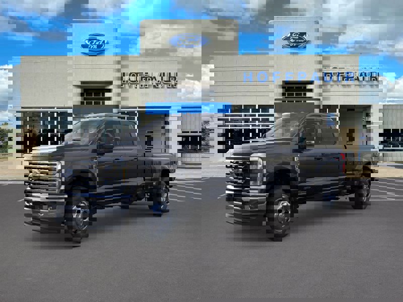 New 2026 Ford F350 4x4 Crew Cab DRW Super Duty image 1