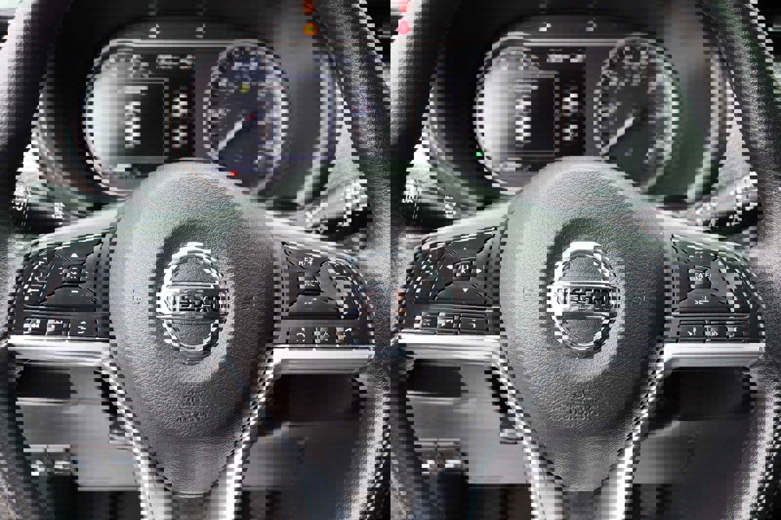 Used 2018 Nissan Kicks SV image 25