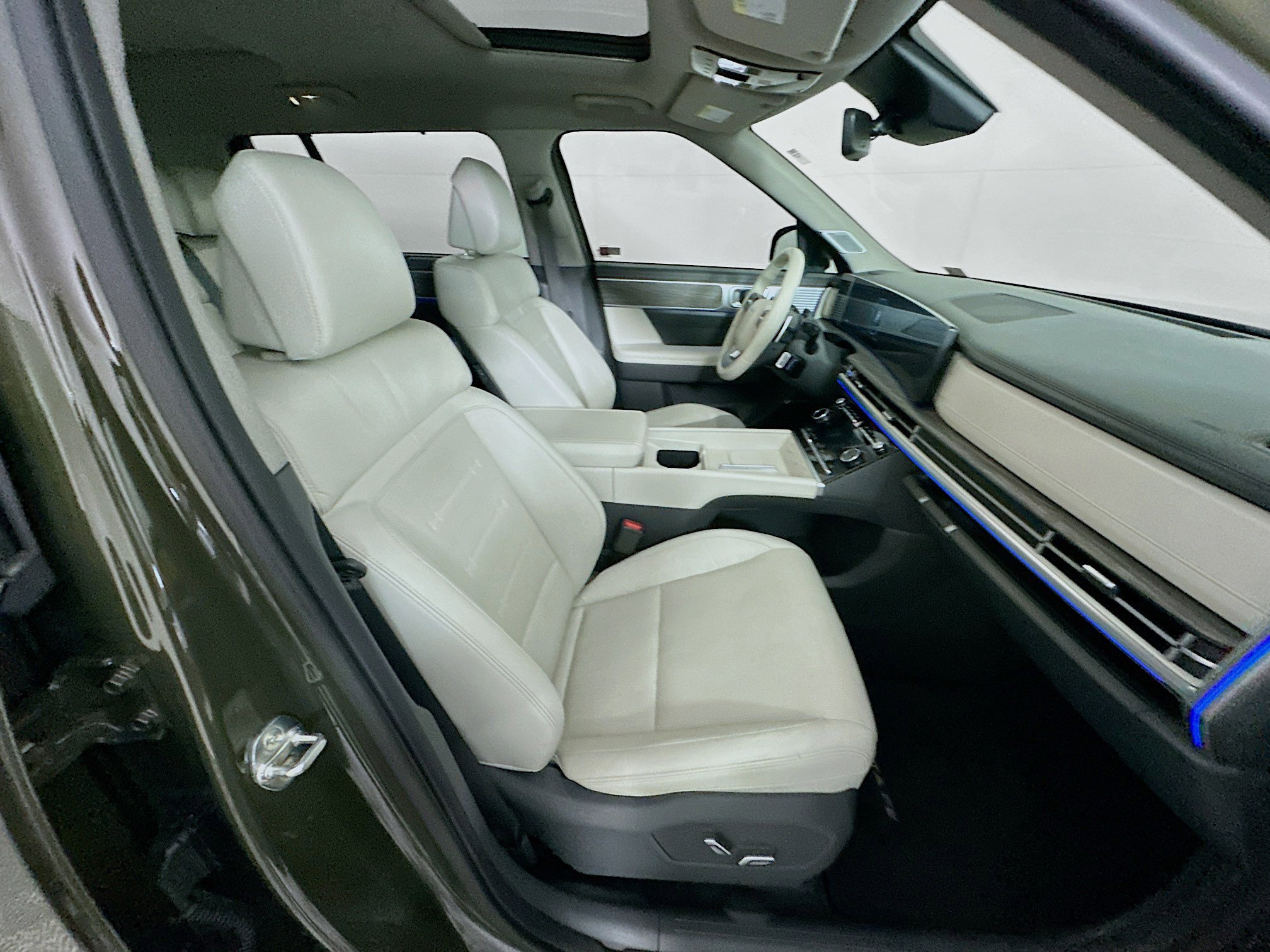 Used 2024 Hyundai Santa Fe Limited image 33