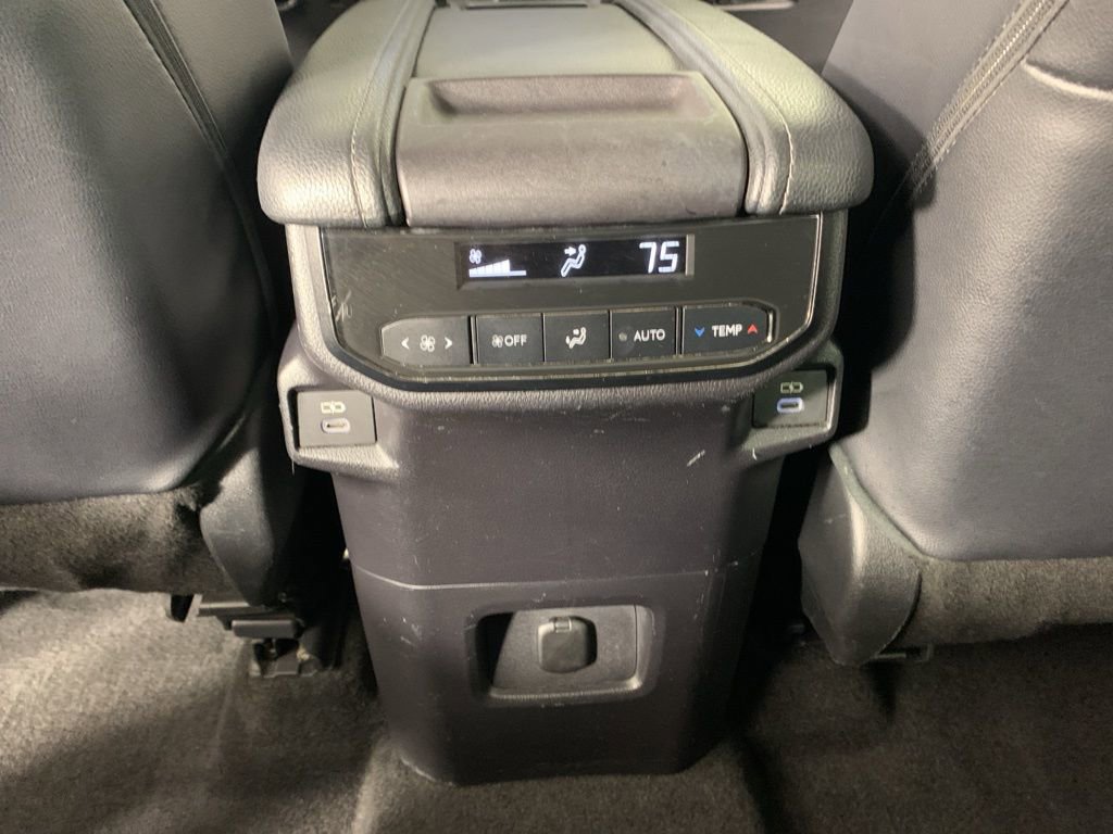 Used 2024 Toyota Grand Highlander XLE image 35