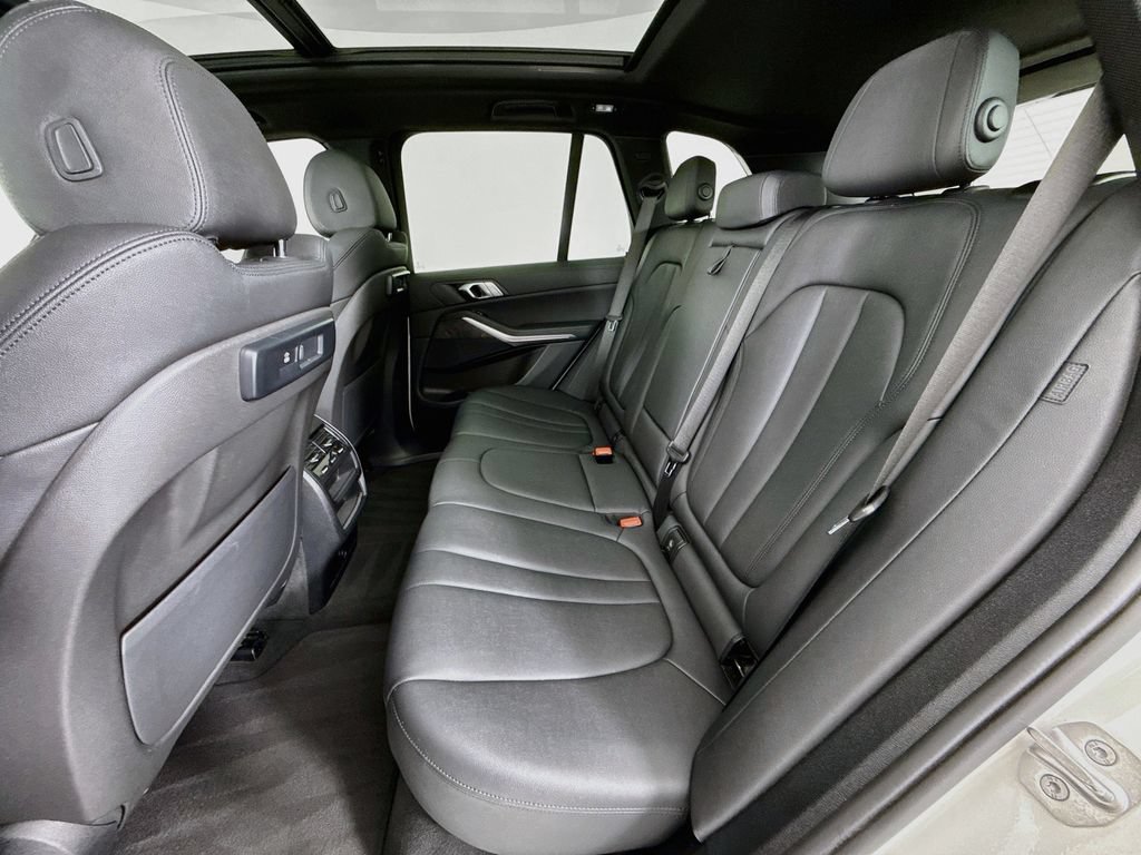 Used 2022 BMW X5 xDrive40i AWD/4WD image 22