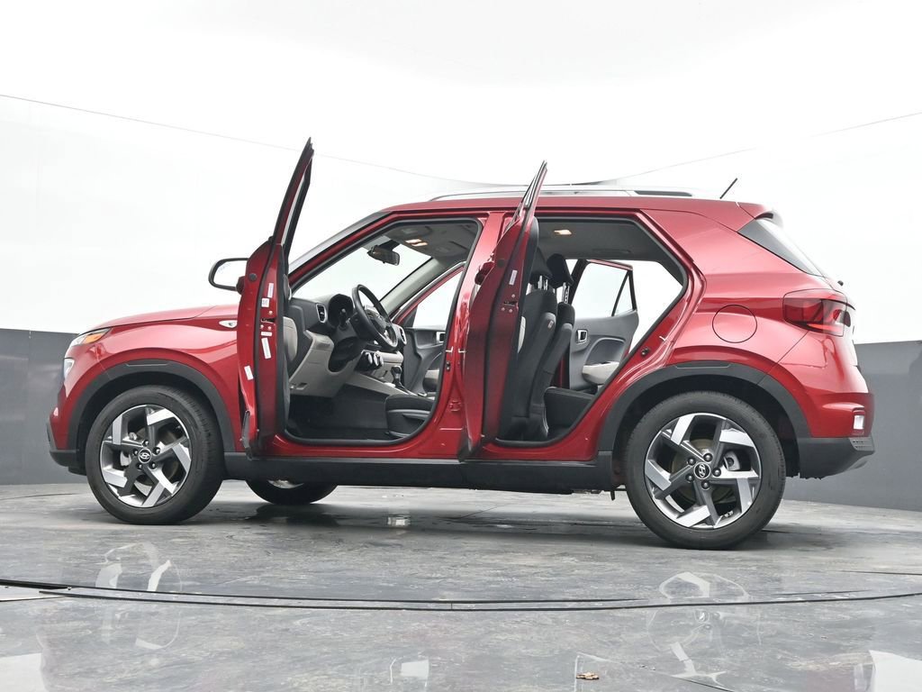 Used 2025 Hyundai Venue SEL image 88