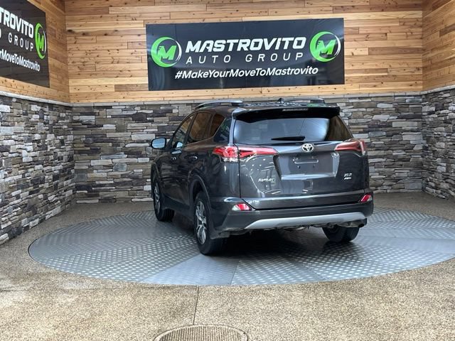 Used 2018 Toyota RAV4 XLE AWD/4WD image 10
