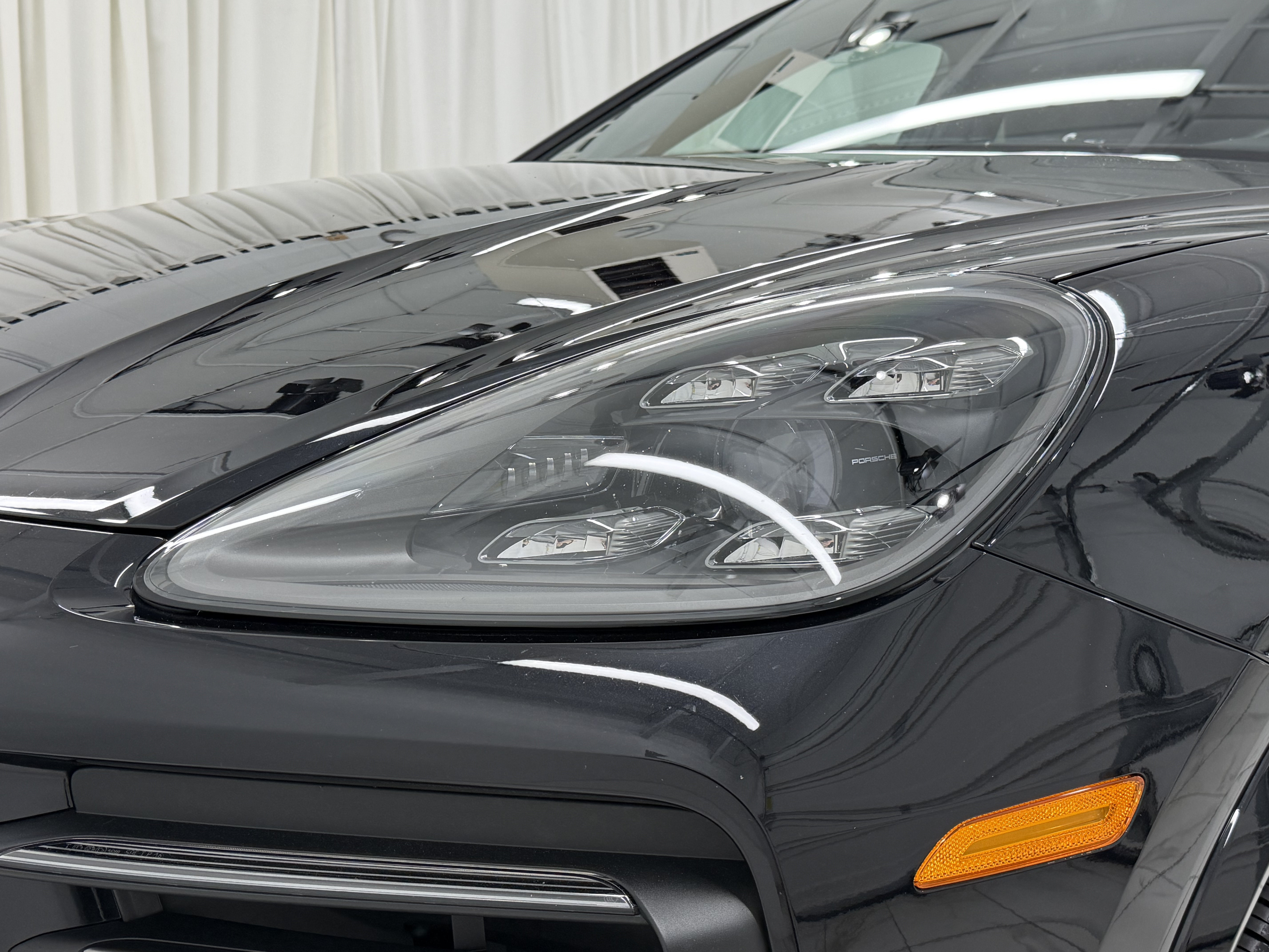 Certified 2022 Porsche Cayenne Platinum Edition AWD/4WD image 17