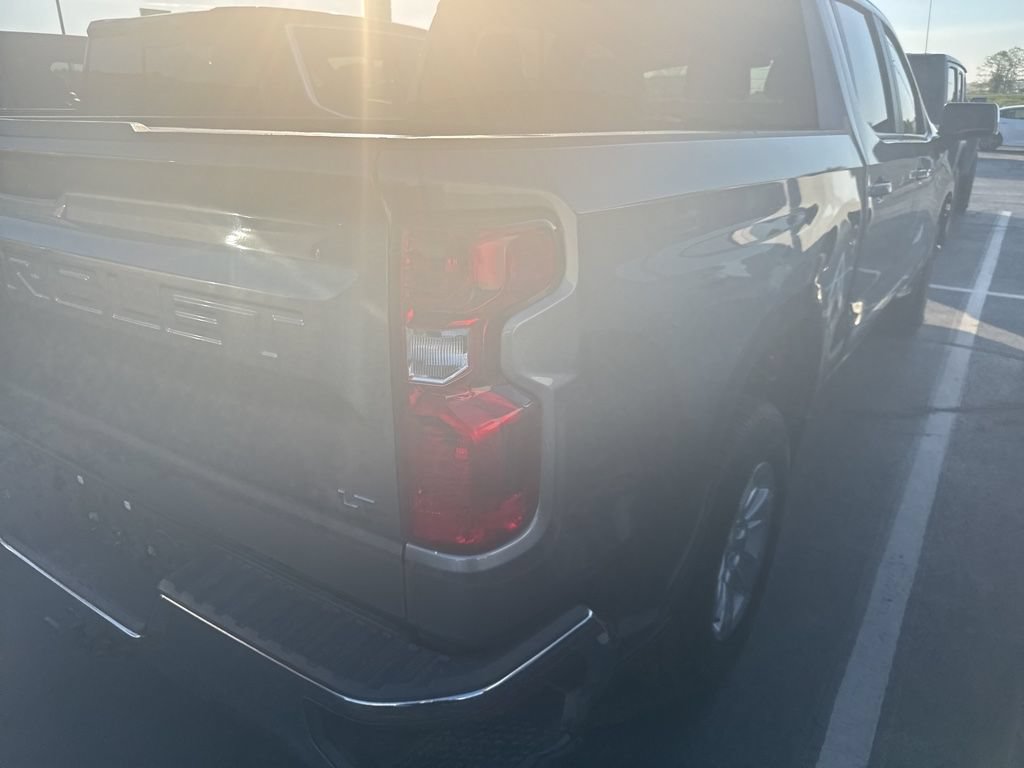 Used 2021 Chevrolet Silverado 1500 LT RWD image 4