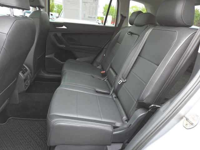 Used 2019 Volkswagen Tiguan SE w/ Panoramic Sunroof Package AWD/4WD image 11