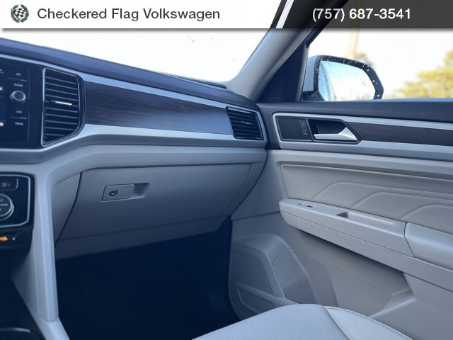 Used 2022 Volkswagen Atlas SE w/ Panoramic Sunroof Package image 35