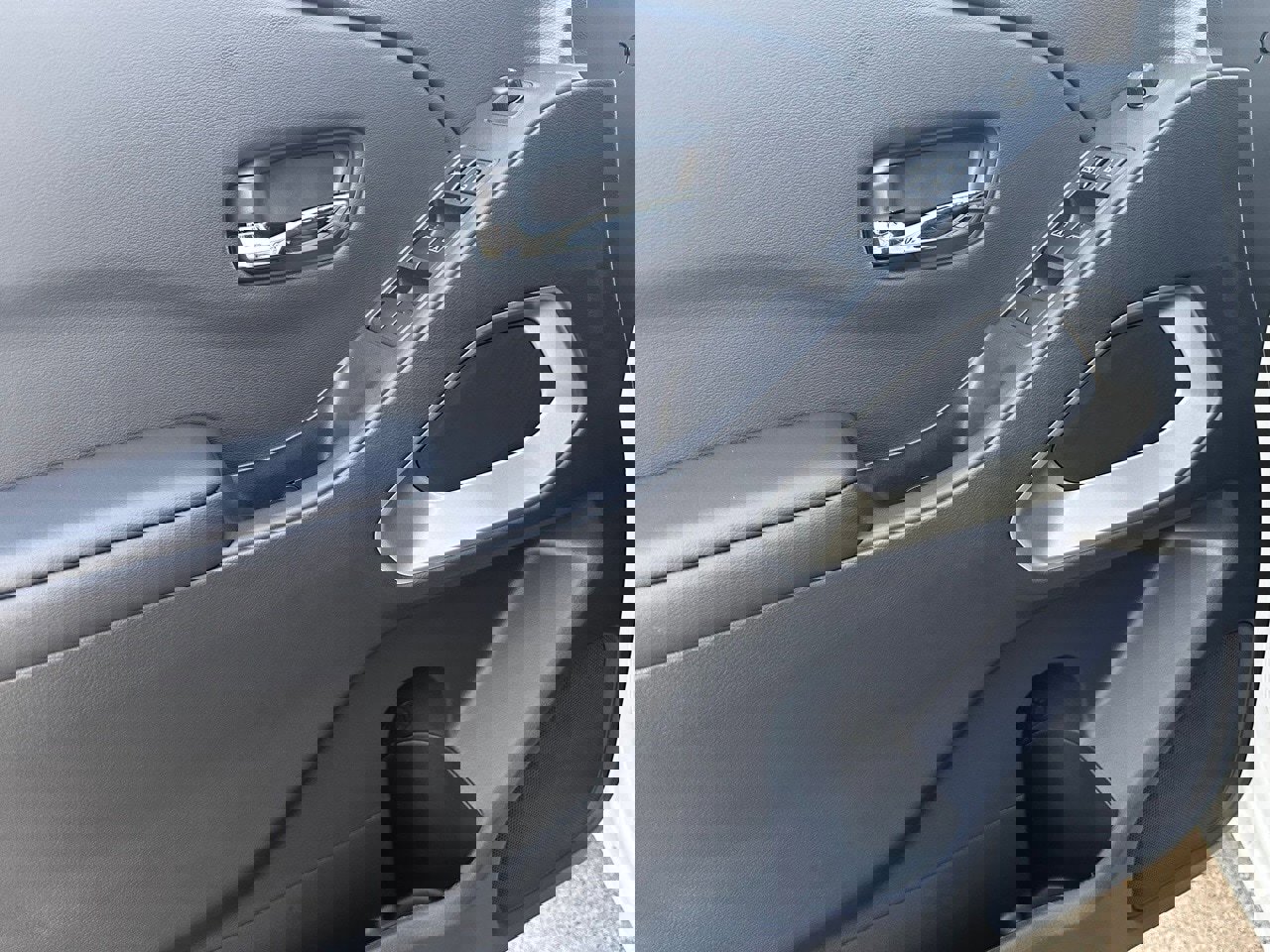 New 2026 Nissan Frontier SV image 18