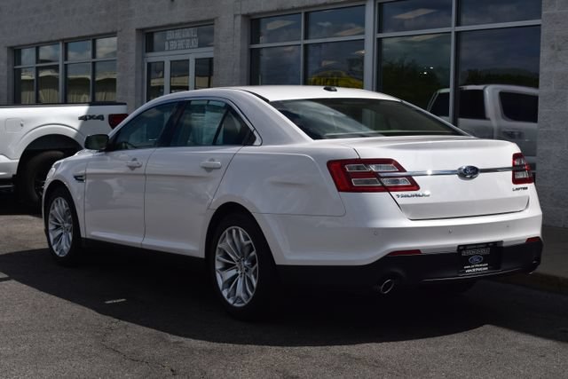 Used 2018 Ford Taurus Limited FWD image 11