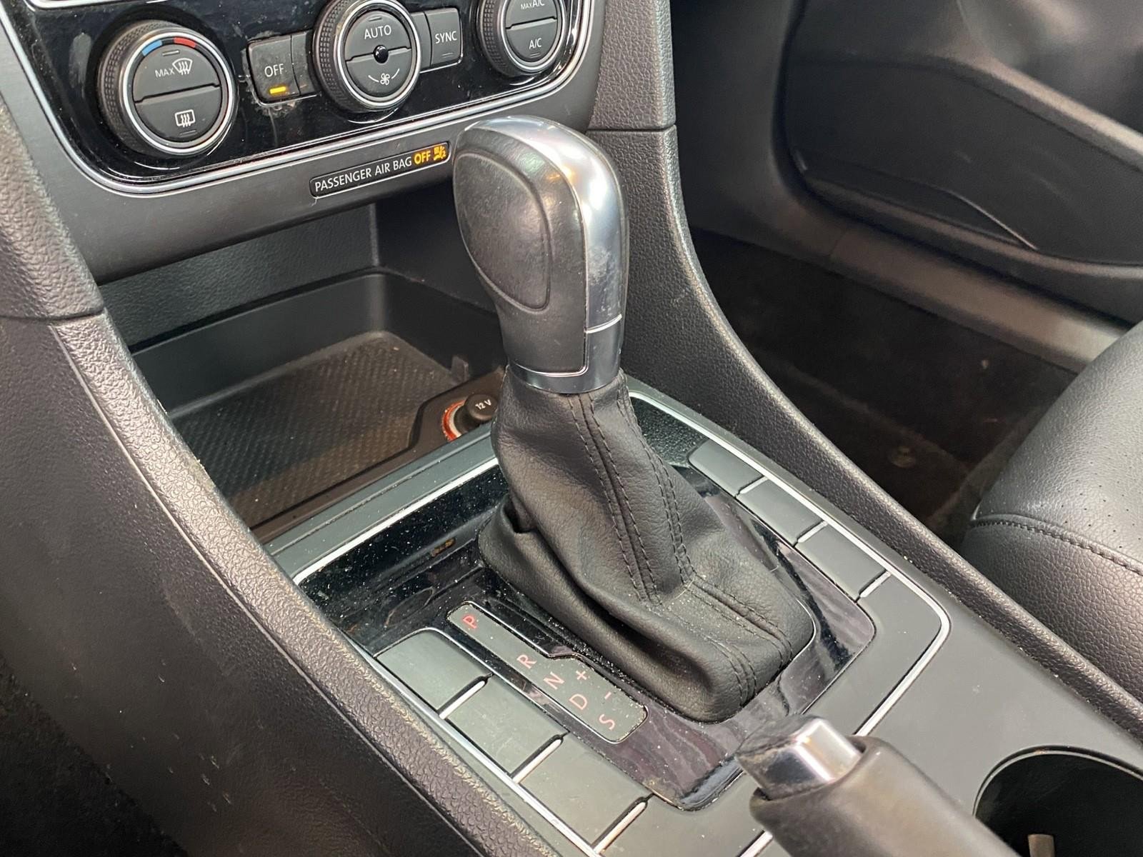 Used 2017 Volkswagen Passat 1.8T R-Line image 19