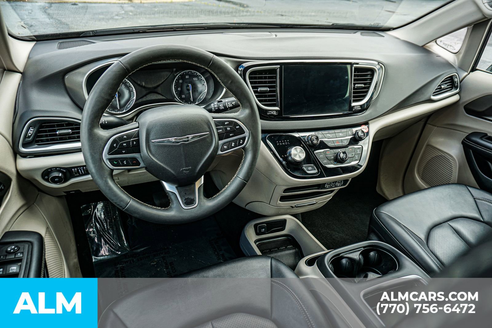 Used 2024 Chrysler Pacifica Touring-L image 29