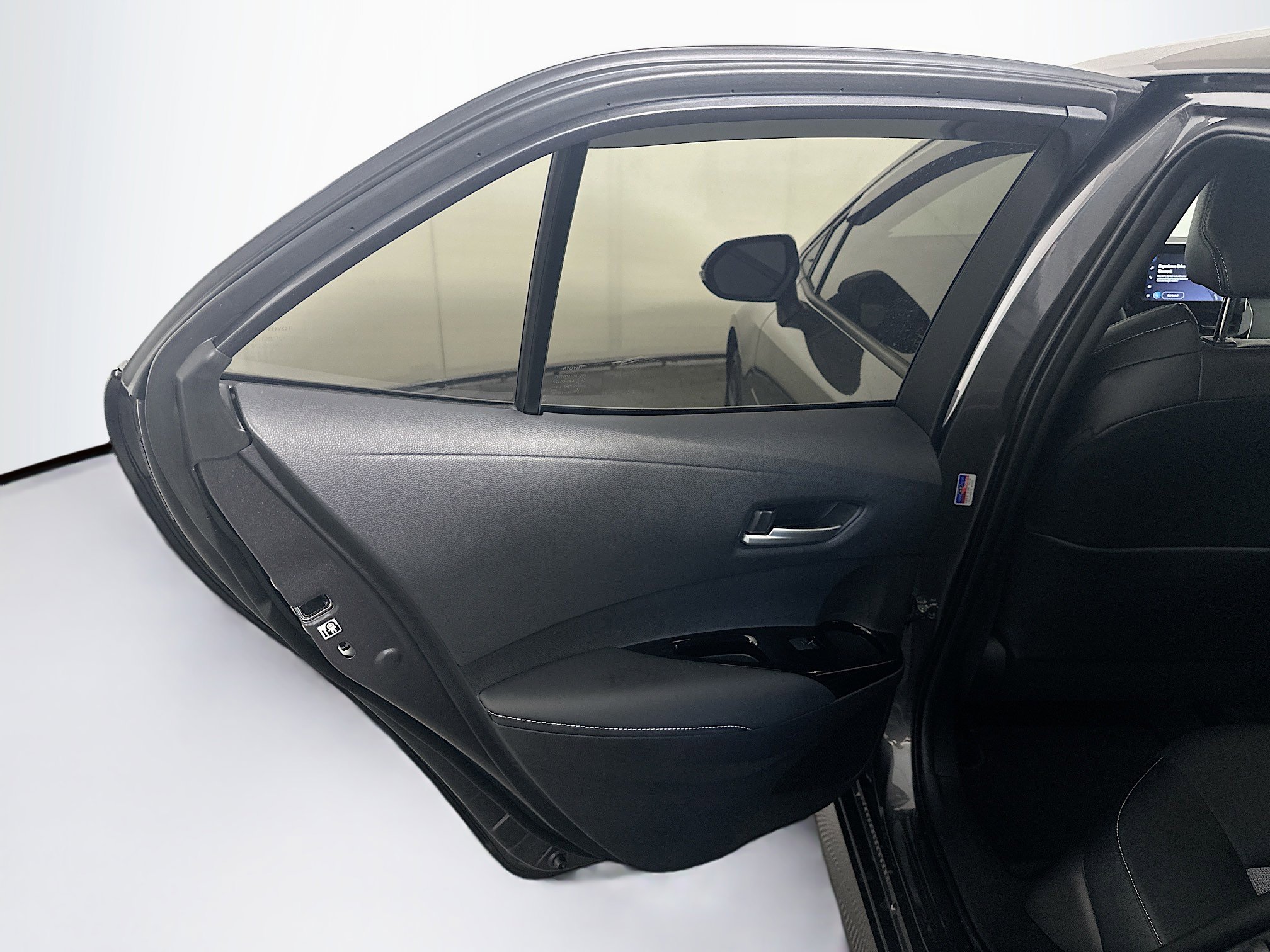 Used 2025 Toyota Corolla XSE image 27