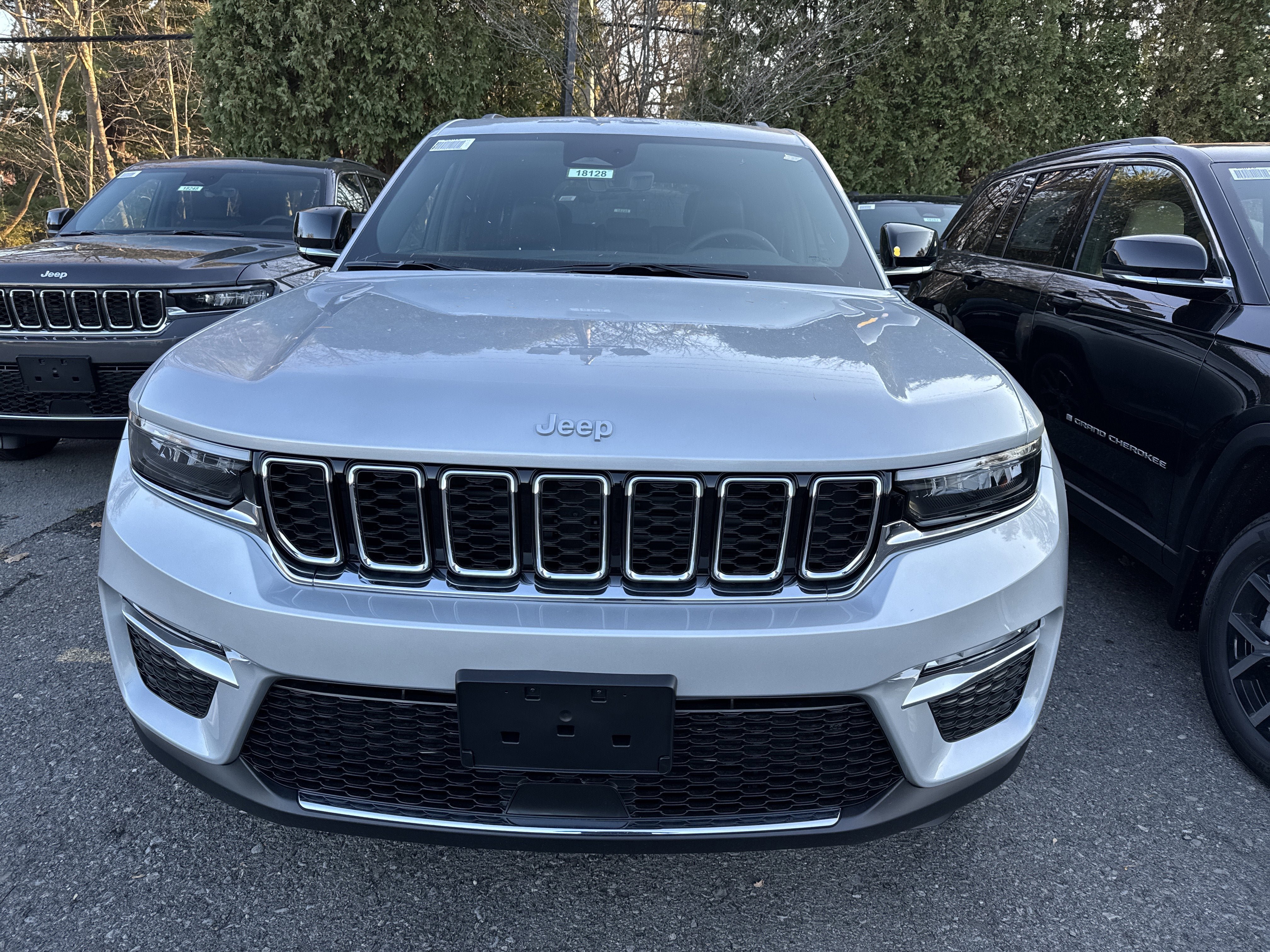 New 2025 Jeep Grand Cherokee Limited w/ MOPAR Finishing Package image 3