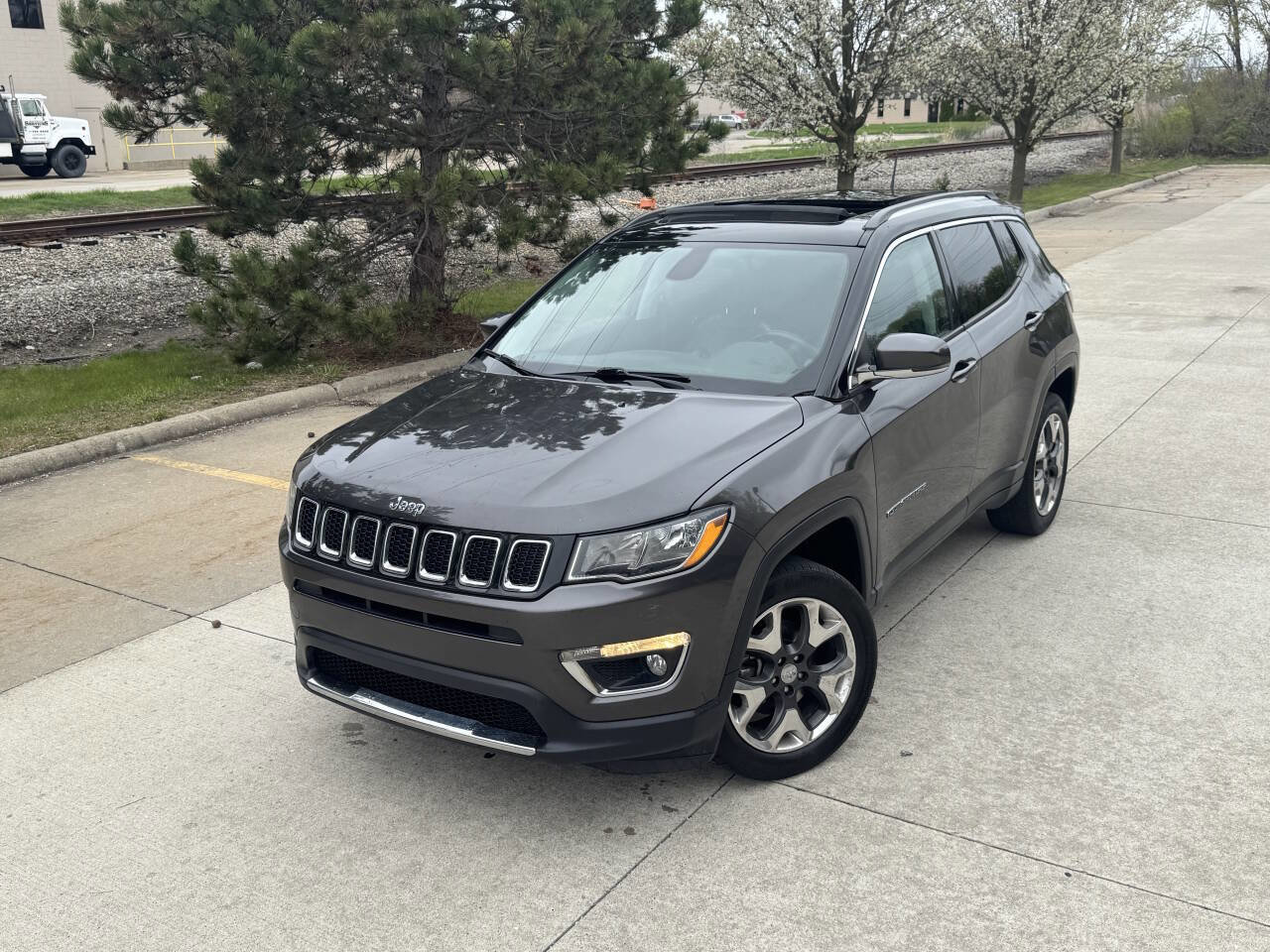 Used 2019 Jeep Compass Limited AWD/4WD image 1