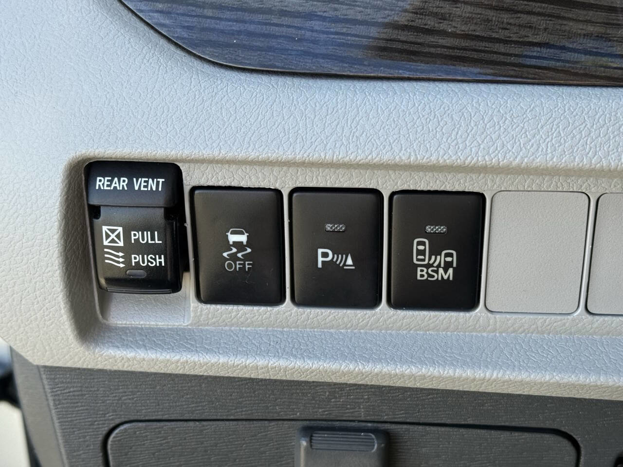 Used 2017 Toyota Sienna image 11