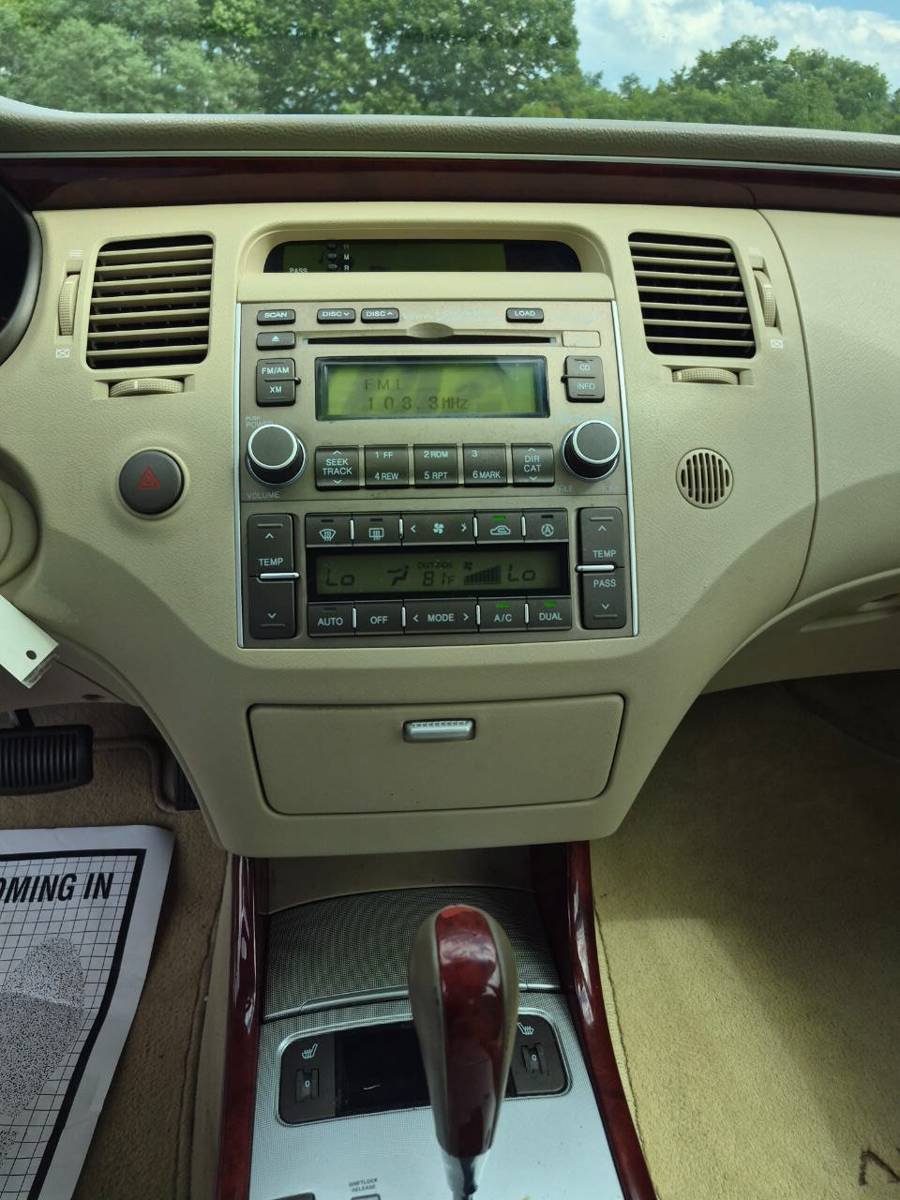Used 2007 Hyundai Azera Limited FWD image 20
