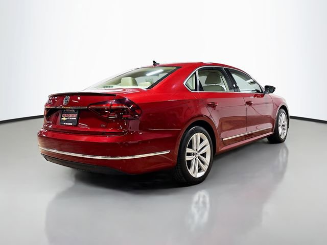 Used 2018 Volkswagen Passat 2.0T SEL Premium image 7
