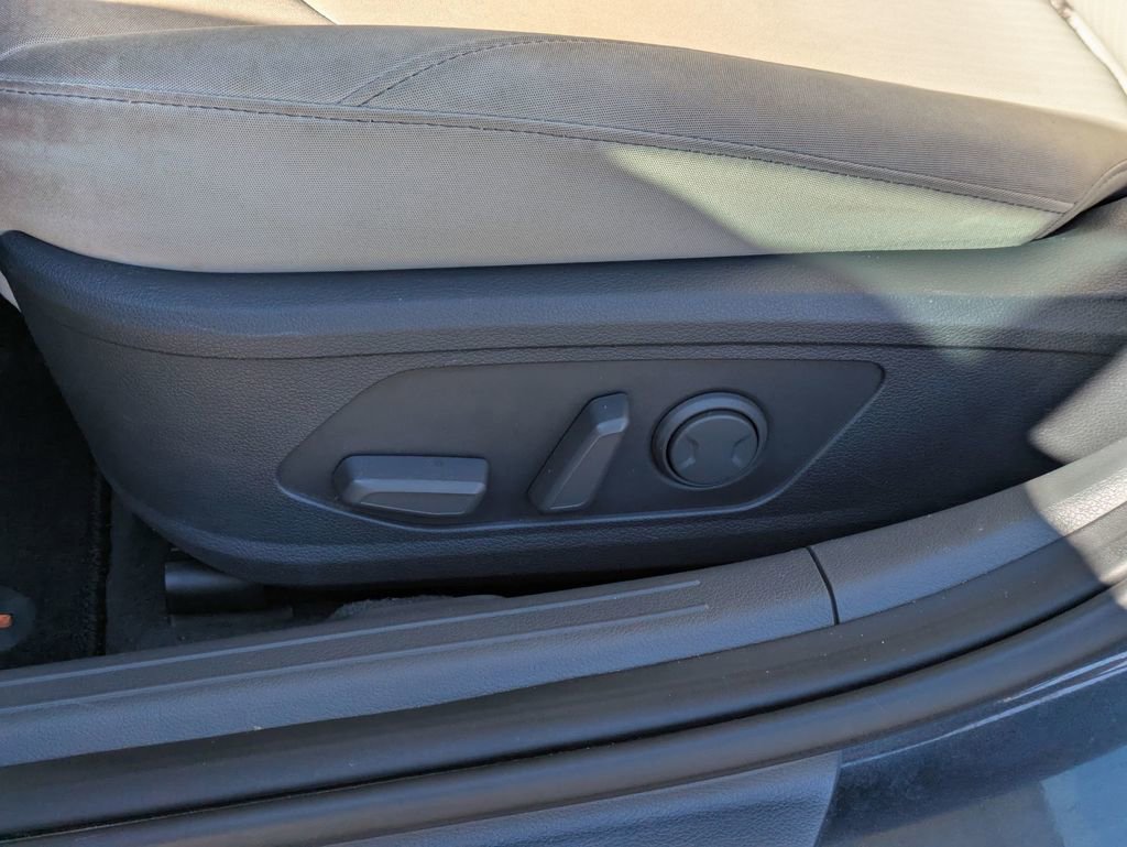 Used 2022 Hyundai Sonata SEL w/ Cargo Package image 16