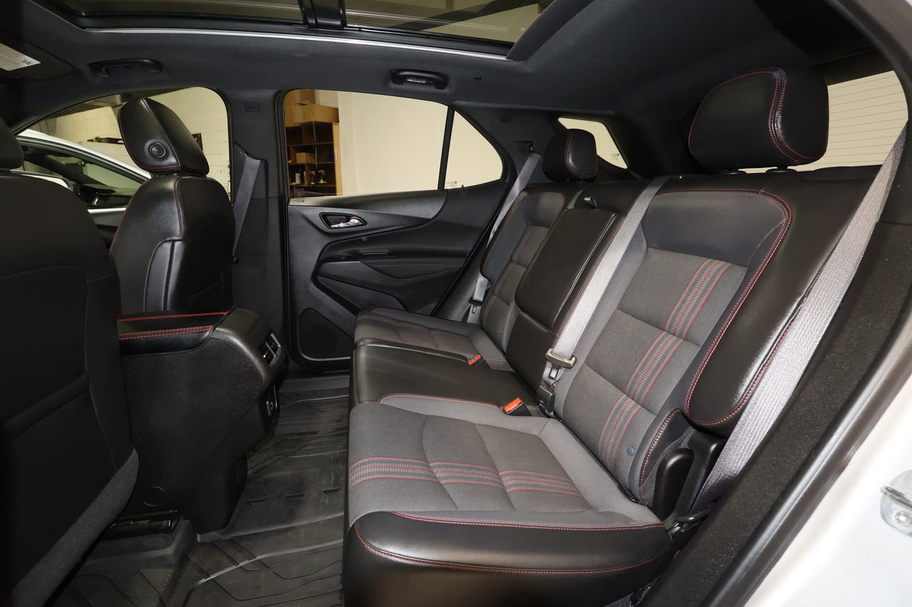 Used 2022 Chevrolet Equinox RS w/ Infotainment Package image 23