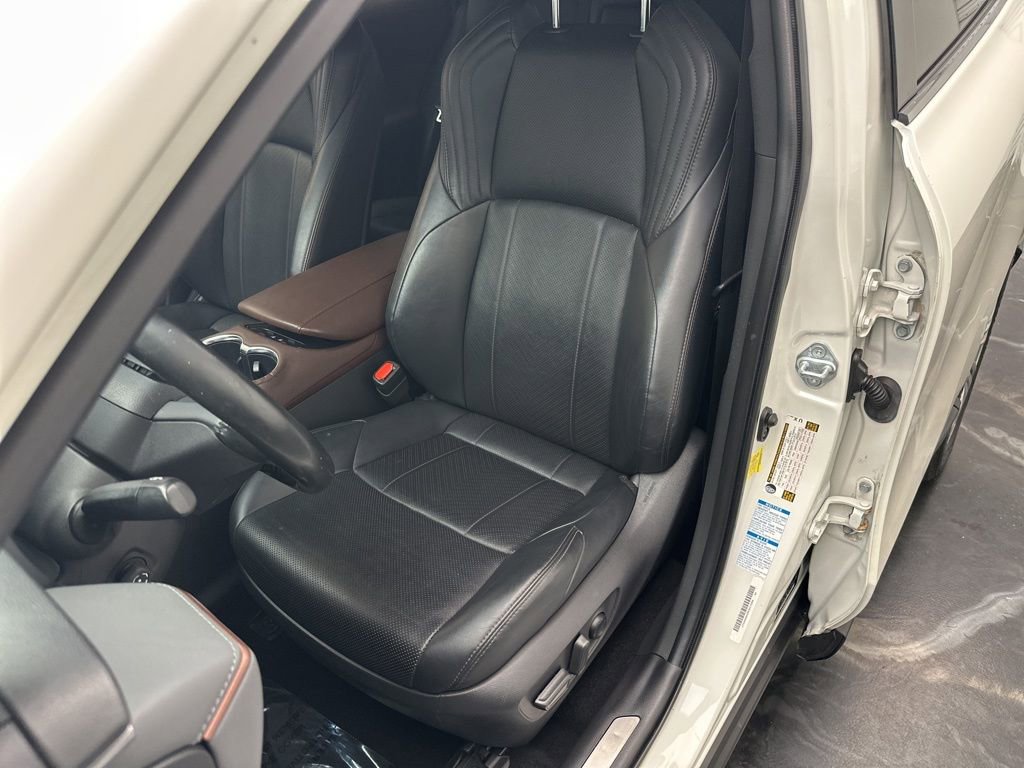 Used 2021 Toyota Venza XLE w/ Softex Package AWD/4WD image 13