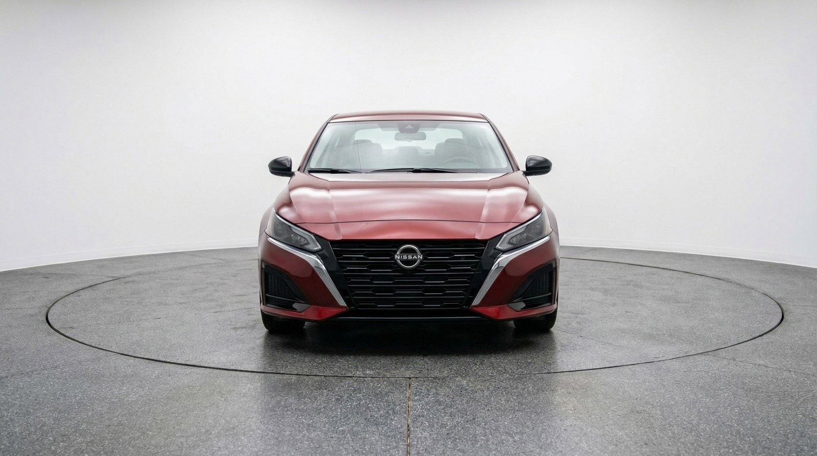 Used 2025 Nissan Altima 2.5 SV FWD image 2