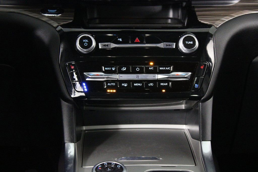 Used 2024 Ford Explorer Limited image 21